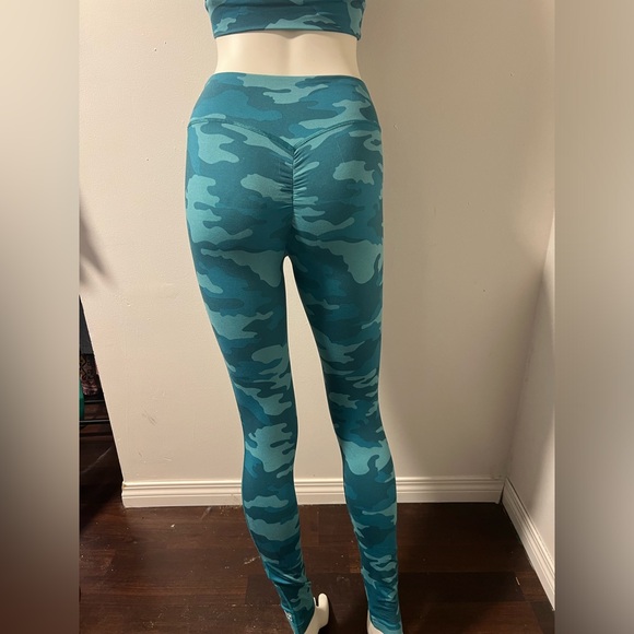 Bombshell Sportswear Green Camo Set - Picture 11 of 12